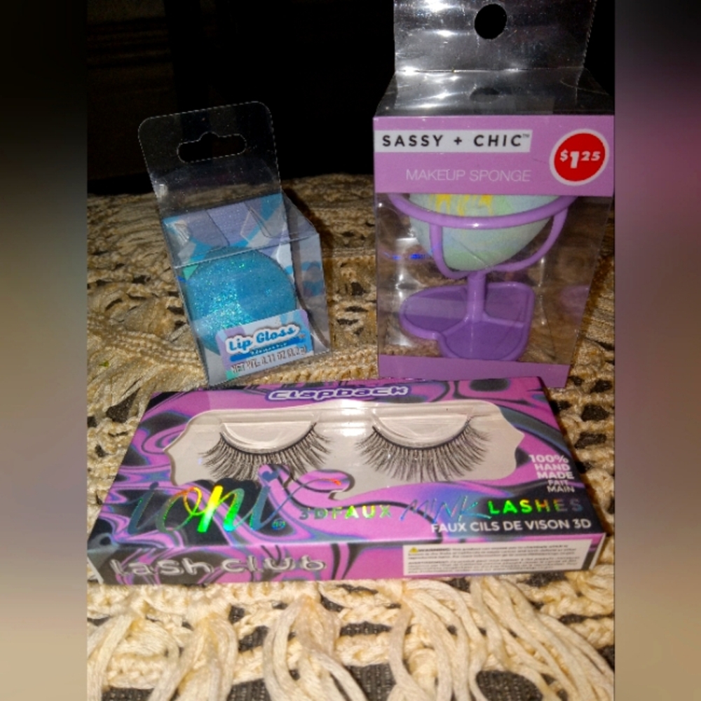 Lashes, Gloss, And Sponge!